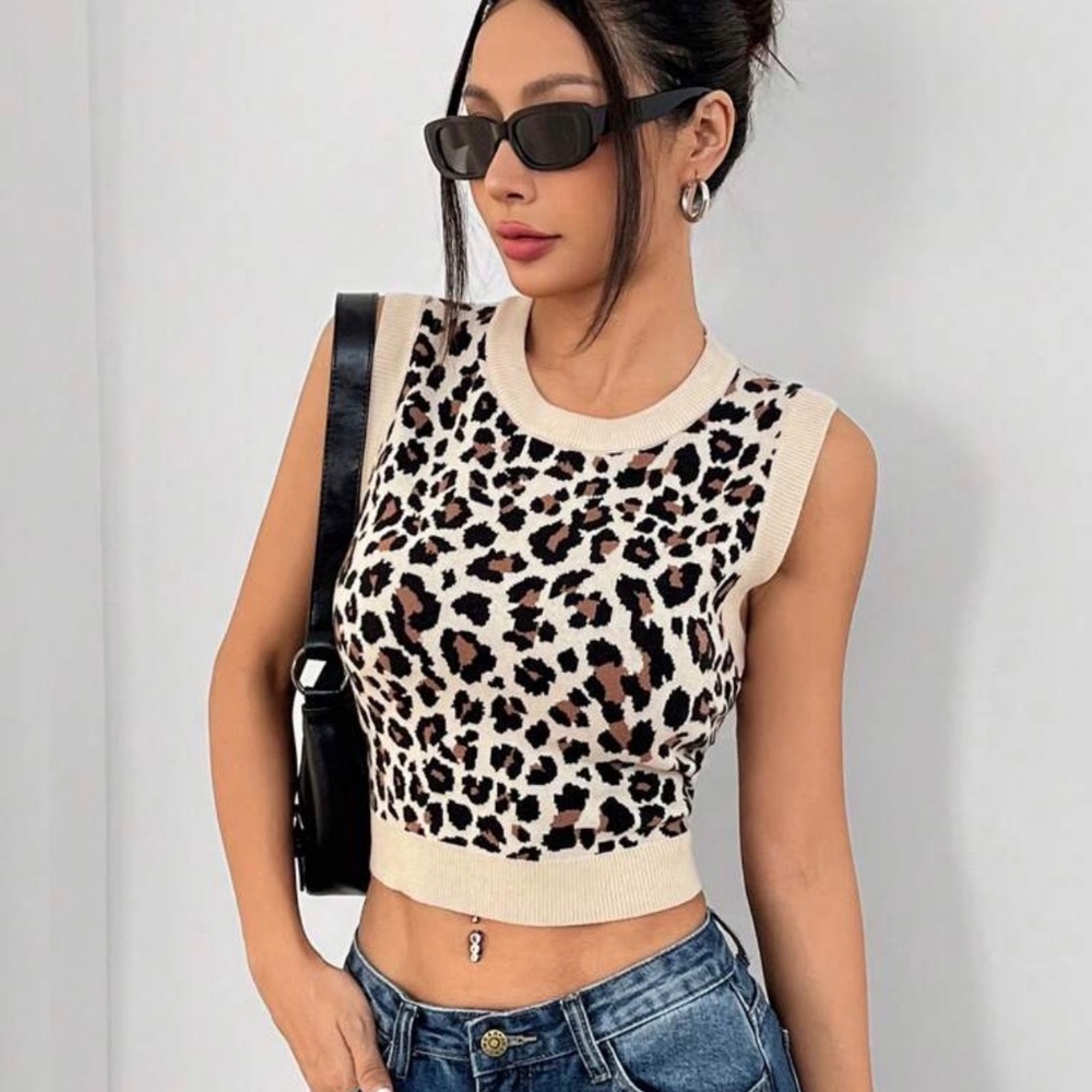 NWT SHEIN PETITE  Leopard Jacquard Pattern Knitted Sweater Vest Top Size XXSP
